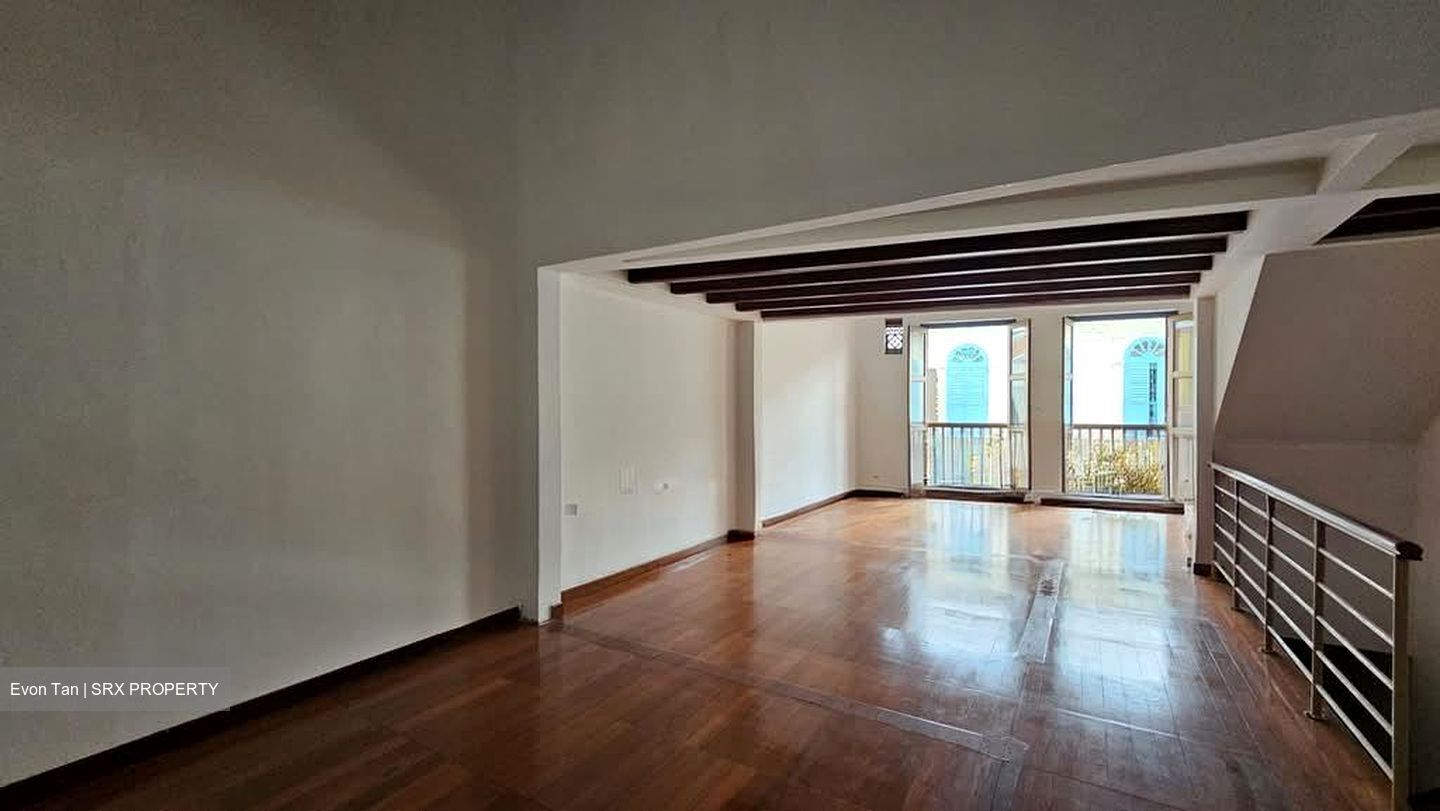 Upper Dickson Road (D8), Retail #569605151
